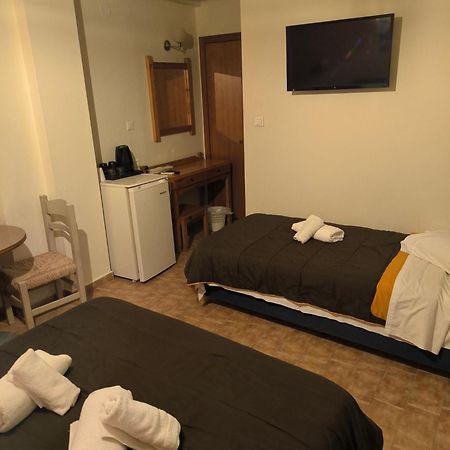 Hotel Almira Agia Triada  Extérieur photo
