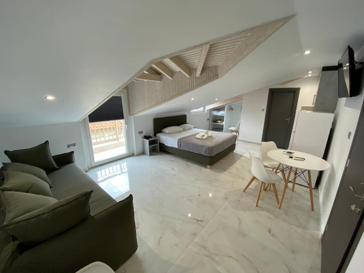 Hotel Almira Agia Triada  Extérieur photo