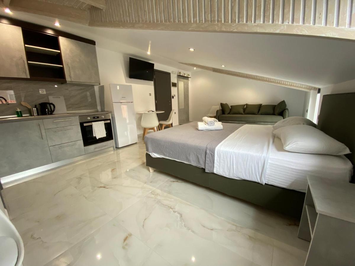 Hotel Almira Agia Triada  Extérieur photo
