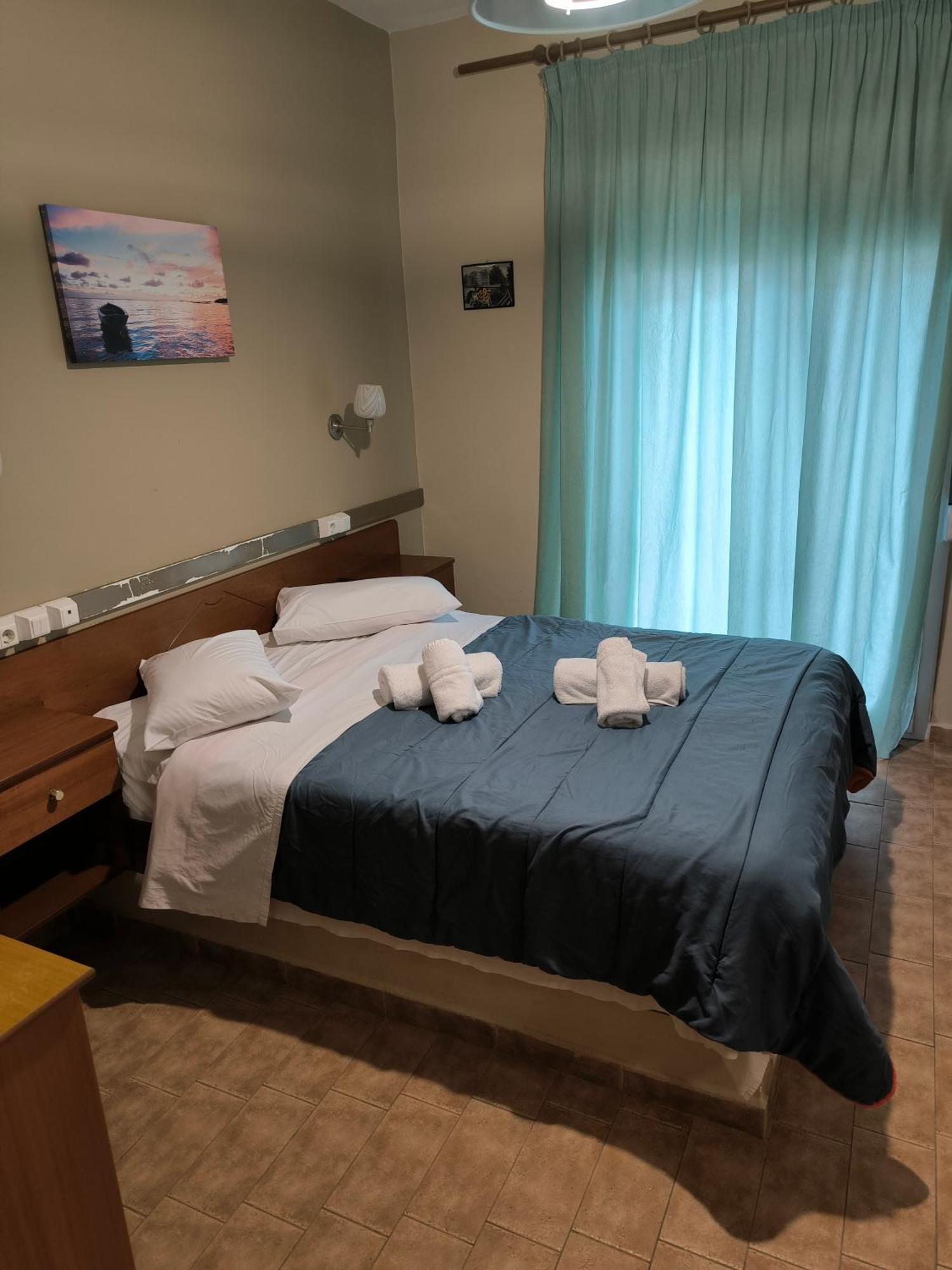 Hotel Almira Agia Triada  Extérieur photo