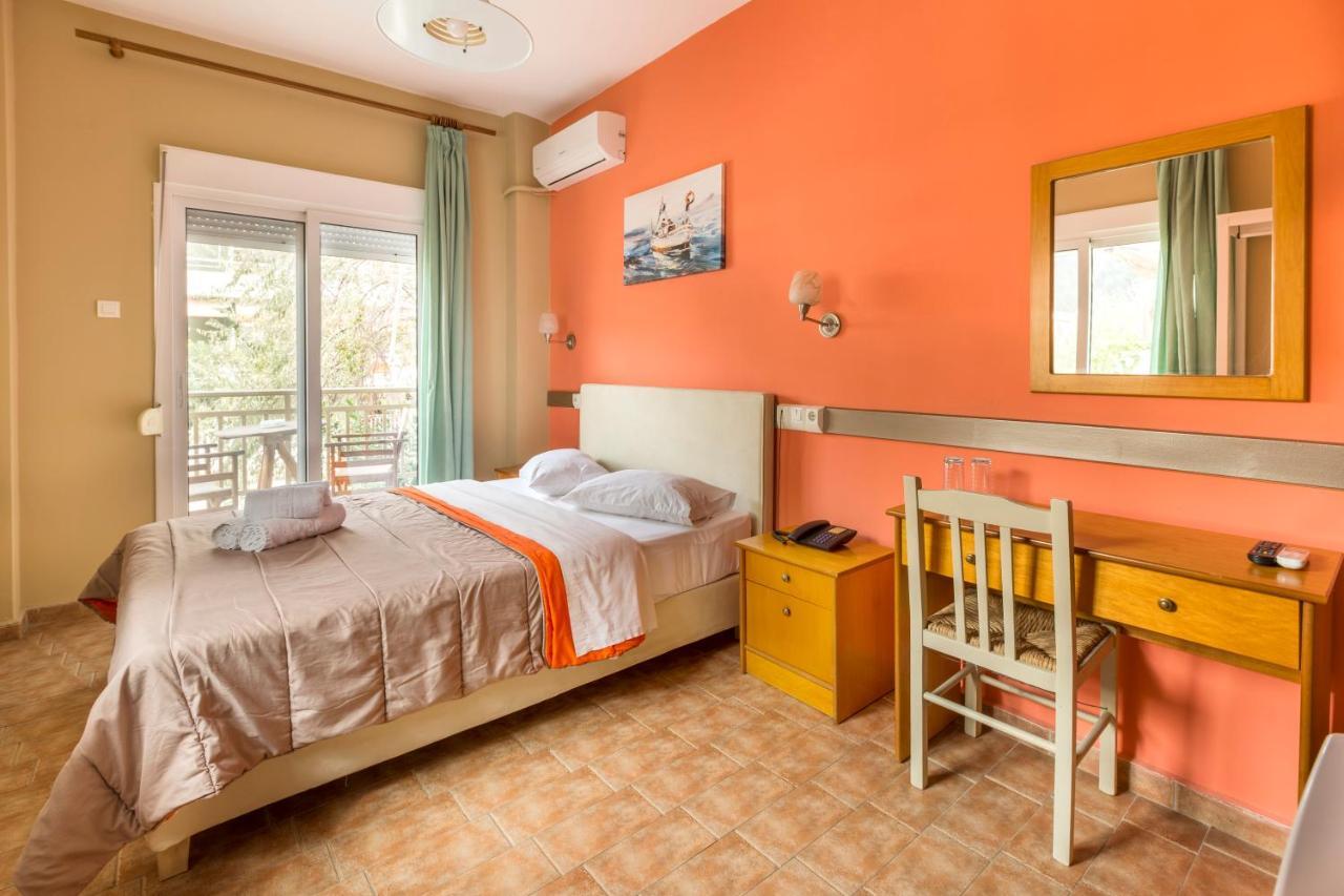 Hotel Almira Agia Triada  Extérieur photo
