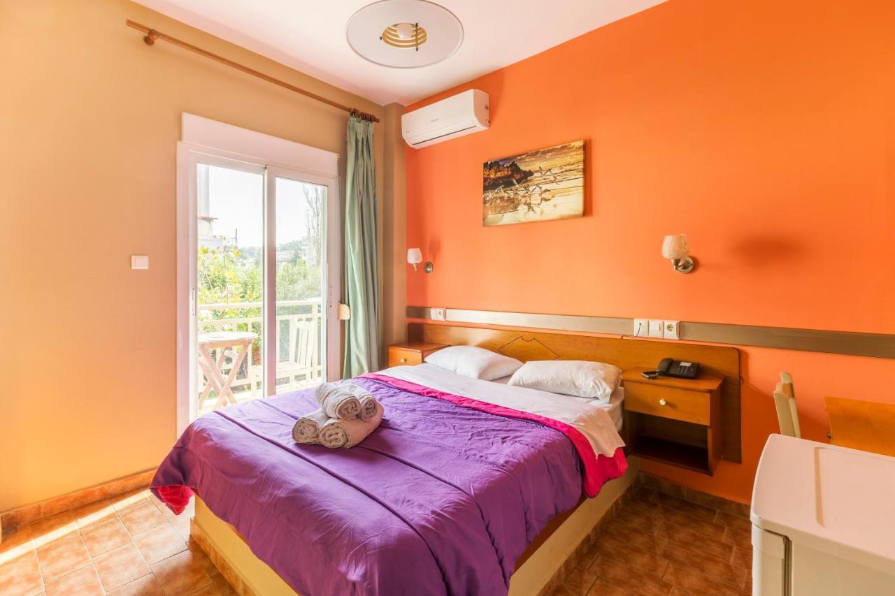 Hotel Almira Agia Triada  Extérieur photo