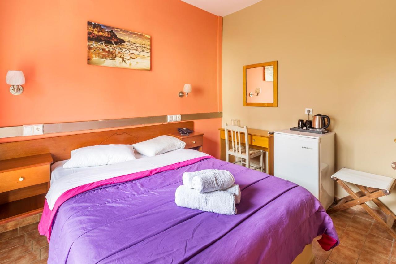 Hotel Almira Agia Triada  Extérieur photo